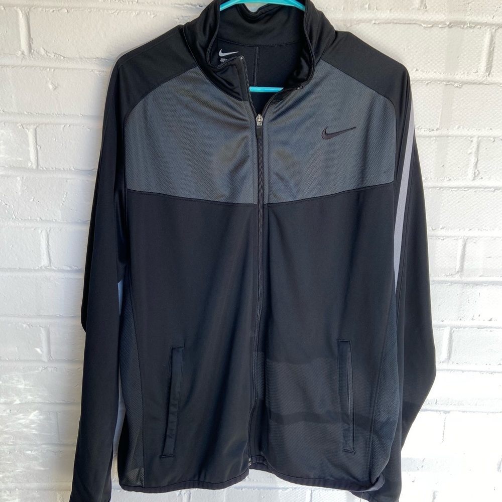 Nike Men’s lightweight zip-up